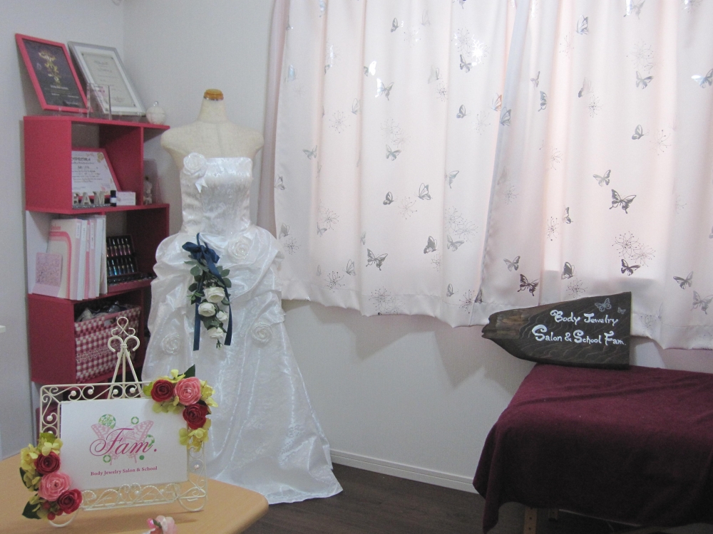 ボディジュエリーサロン&スクールFam.（ファム）