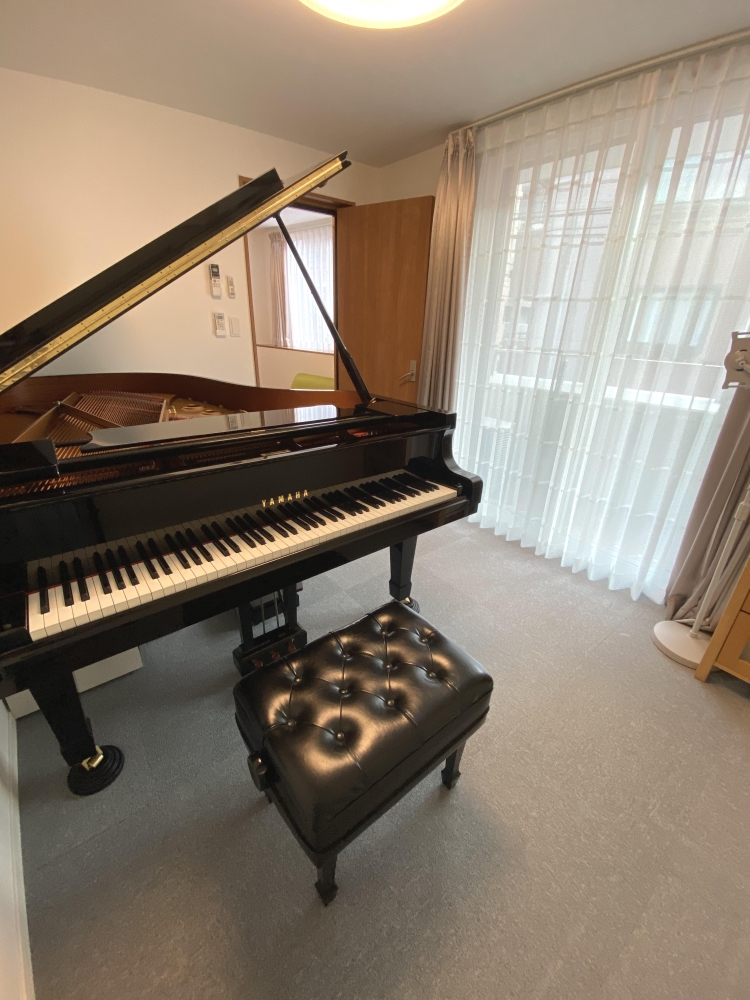 MIDORI PIANO LESSON_1