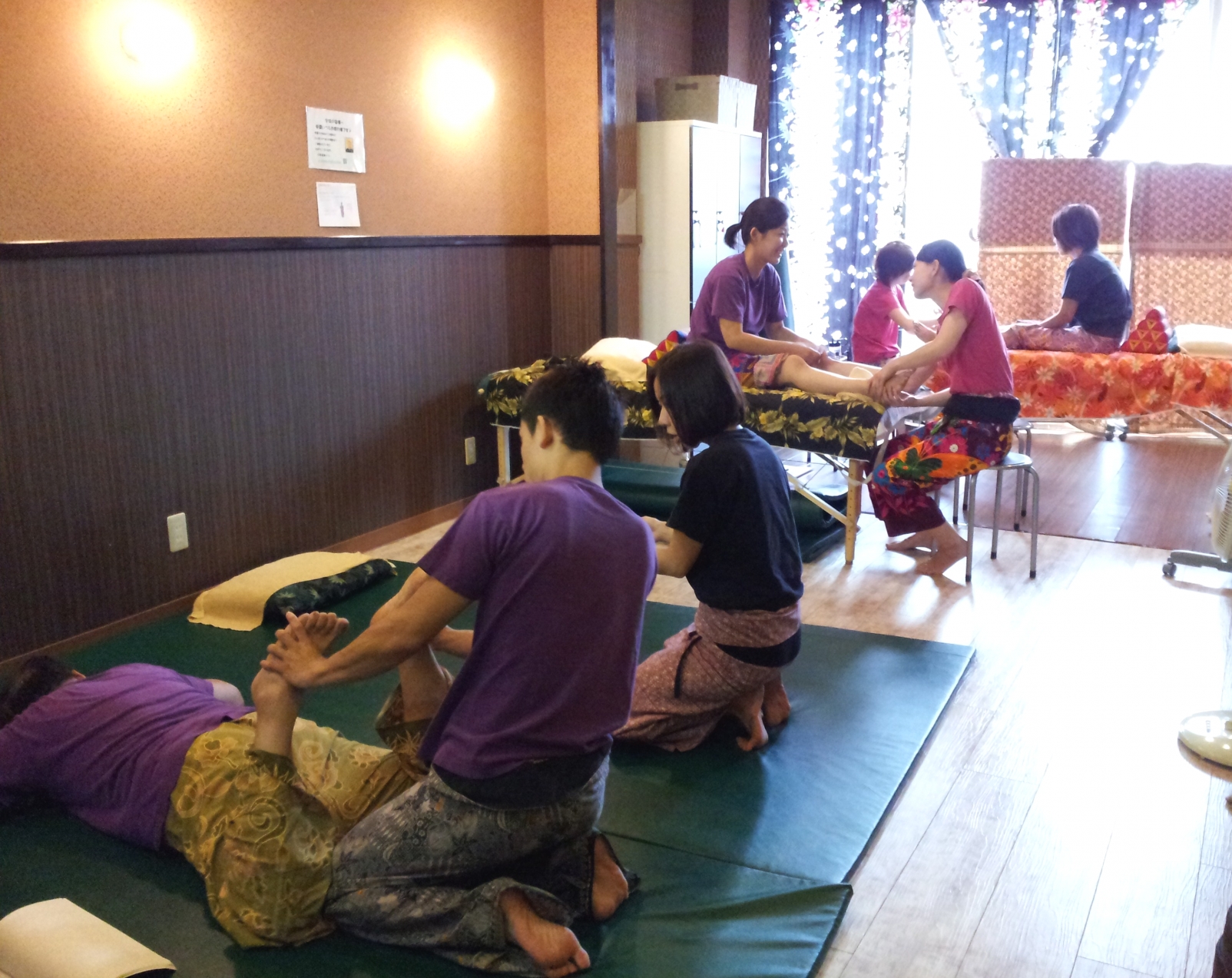 本場アジアンマッサージをリーズナブルに学ぶ　タイ式・オイル・リフレ専門ワイズアールセラピストスクール_1