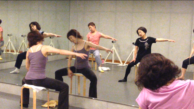 HAND-CLAP DANCE GYM_11