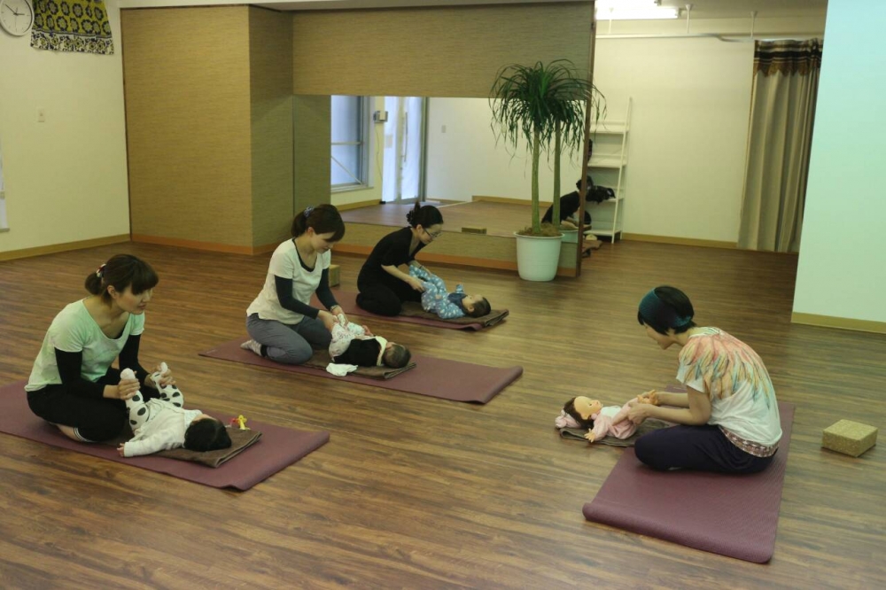 Yoga & Therapy Studio marici_1