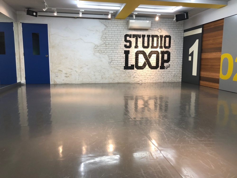 studio LOOP_3