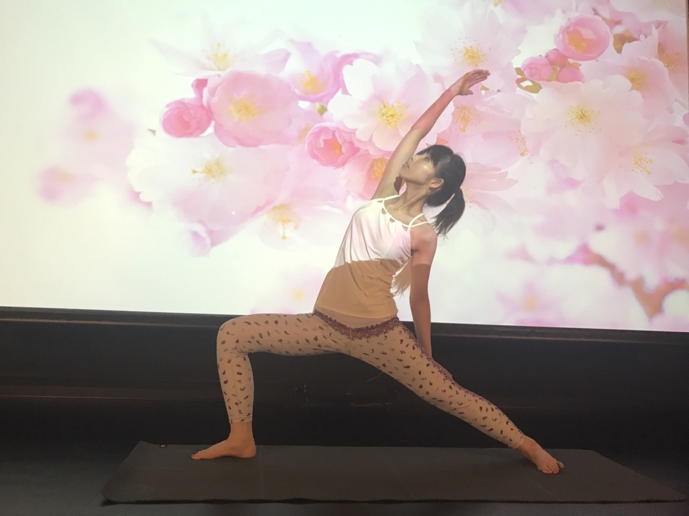 YOGA-yju stage-_1