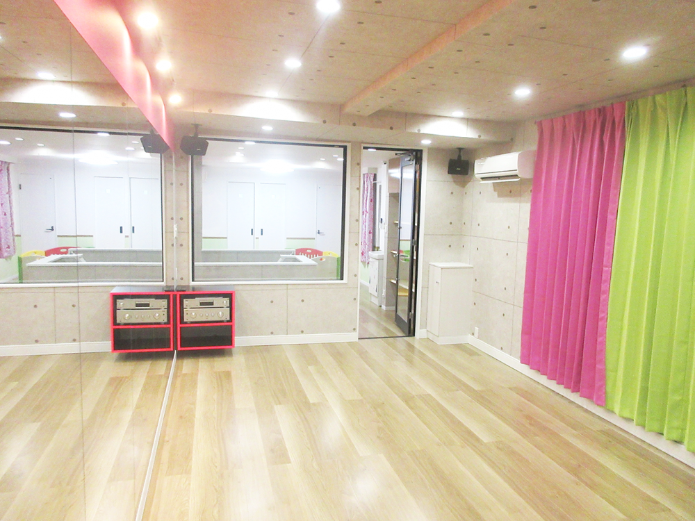 T's Dance Room_4