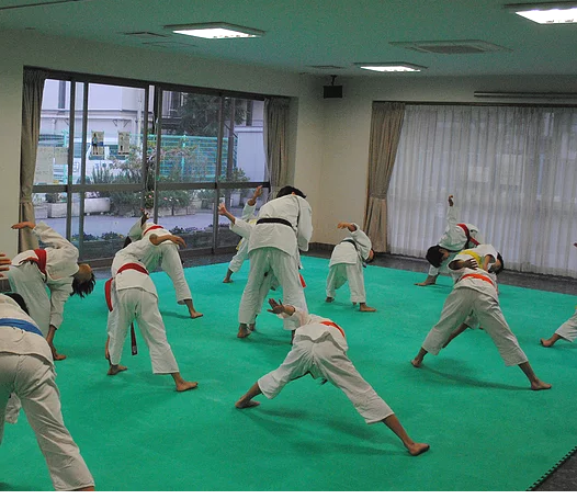 姿勢教育の孝心会_1