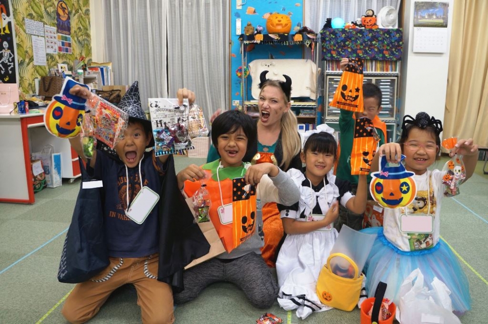 Rainbow Phonics English School_3