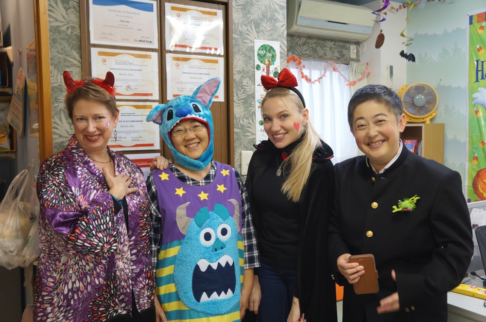 Rainbow Phonics English School_2