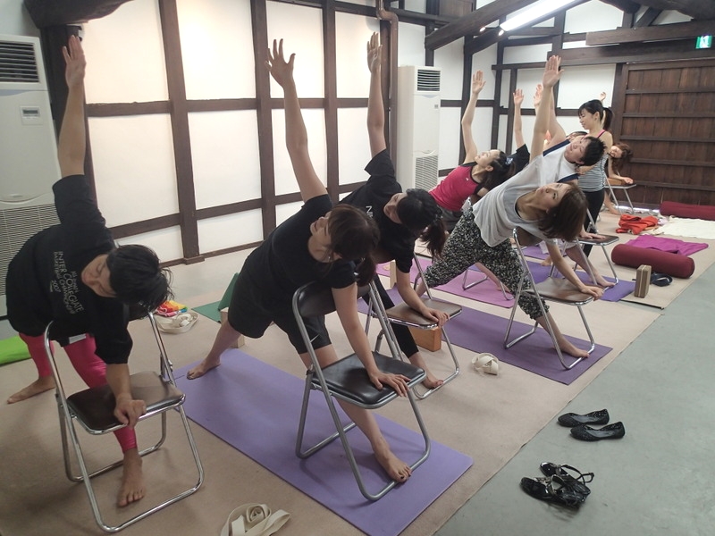 ヨガアソビ　横浜・桜木町クラス_2