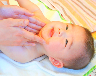 ベビーマッサージ チエノワ