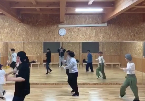 DANCE STUDIO W_11