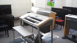 ヨモギヤ楽器株式会社　豊明センター_4