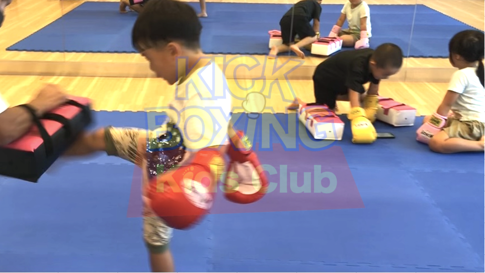 Kids Kickboxing Club 高槻