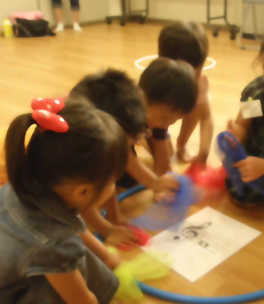 親子でるんるんリトミック♪ピアノ♪