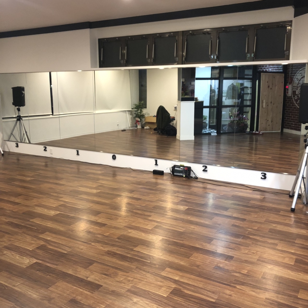 DANCE STUDIO 135